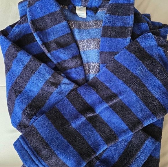 Boys Robe - Picture 2 of 3